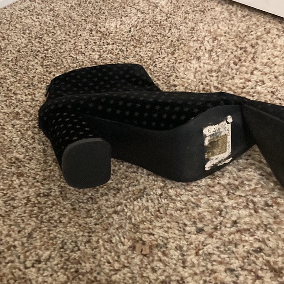 Nasty Gal velvet star heeled boots - Picture 4 of 6